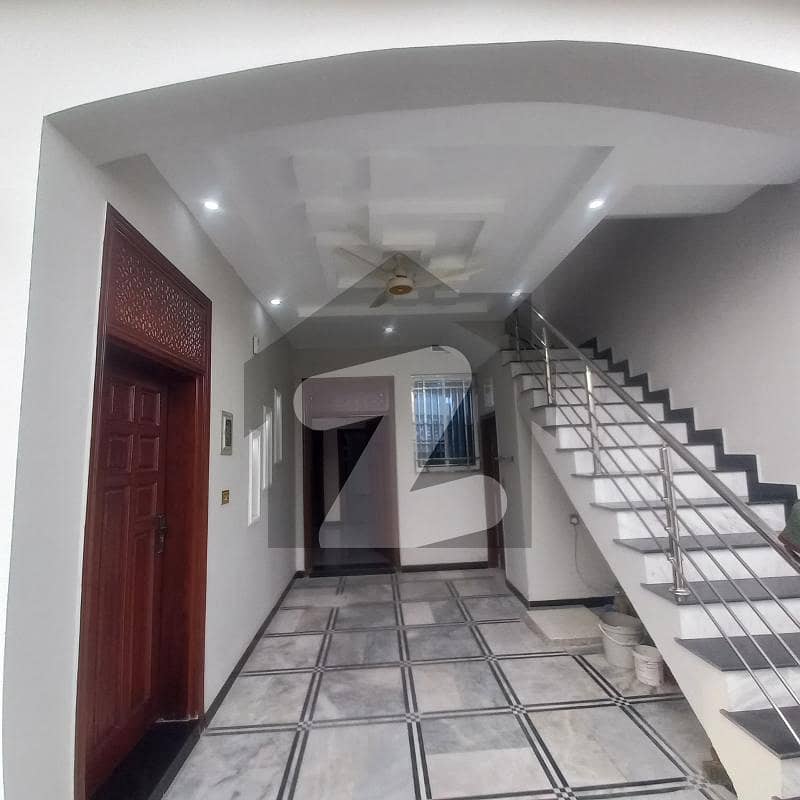 آئی ۔ 14 اسلام آباد میں 6 کمروں کا 6 مرلہ مکان 2.9 کروڑ میں برائے فروخت۔
