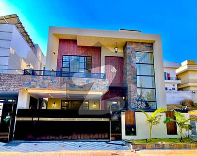 بحریہ ٹاؤن فیز 7 بحریہ ٹاؤن راولپنڈی,راولپنڈی میں 5 کمروں کا 11 مرلہ مکان 5.49 کروڑ میں برائے فروخت۔