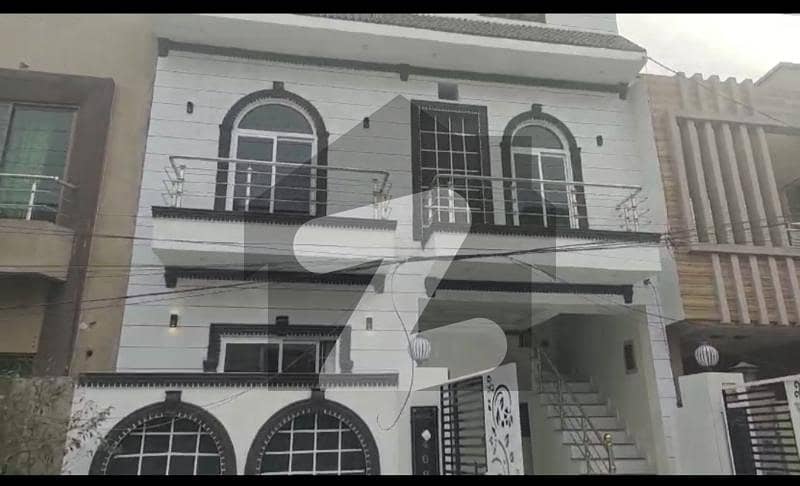 کینال گارڈن لاہور میں 6 کمروں کا 5 مرلہ مکان 1.9 کروڑ میں برائے فروخت۔