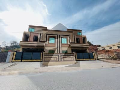 10 Marla Main Boulevard House Available For Sale In Gulshan Abad