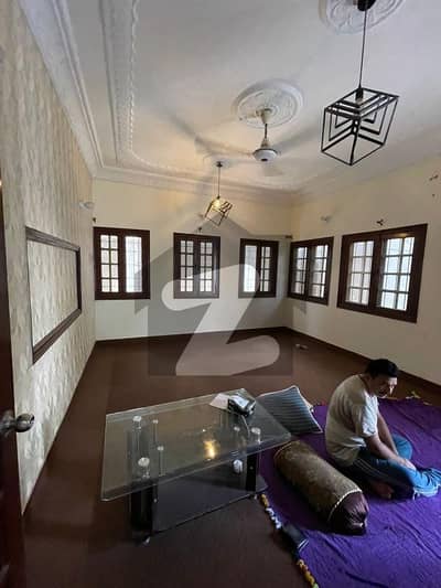 کلفٹن ۔ بلاک 9 کلفٹن,کراچی میں 3 کمروں کا 9 مرلہ مکان 1.65 لاکھ میں کرایہ پر دستیاب ہے۔
