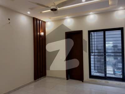 5 MARLA ELEGANT BRAND NEW HOUSE FOR SALE IN FORMANENTS HOUSING SOCIETY BLOCK-E