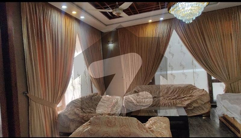 ایل ڈی اے ایوینیو ۔ بلاک ایچ ایل ڈی اے ایوینیو,لاہور میں 6 کمروں کا 1 کنال مکان 5.75 کروڑ میں برائے فروخت۔