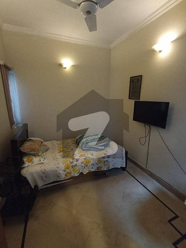 کینٹ لاہور میں 3 کمروں کا 5 مرلہ مکان 3.1 کروڑ میں برائے فروخت۔
