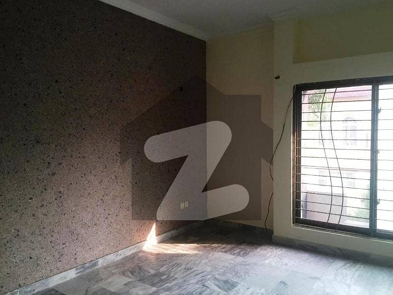 10 Marla Used House For Sale Near Rainbow Mcdonald For Sale In Block CC Sector D Bahria Town Lahore