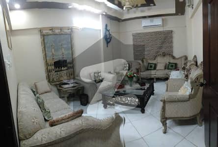 شرف آباد گلشنِ اقبال ٹاؤن,کراچی میں 4 کمروں کا 8 مرلہ فلیٹ 3.5 کروڑ میں برائے فروخت۔