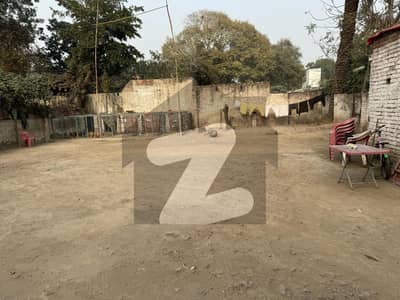 Prime Location Of Gulberg 1 Kanal Plot Available For Sale Main Road