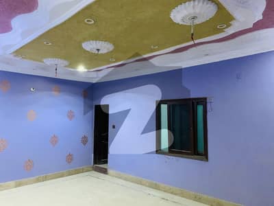میٹروول کالونی کراچی میں 4 کمروں کا 4 مرلہ مکان 2.1 کروڑ میں برائے فروخت۔