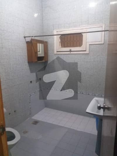 20marla 6beds DD Tvl Kitchen attached baths neat clean house for sale in gulraiz housing