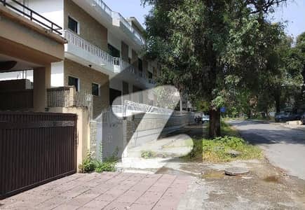 Corner House For Sale In G-7 Islamabad