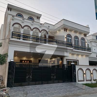 10 Marla Beautiful House Is Available For Sale In Rafi Gardens Sahiwal