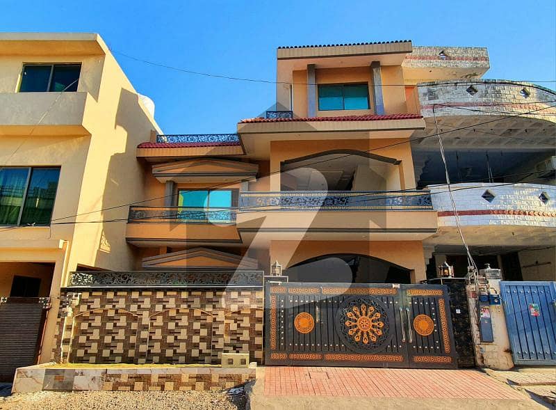 جوڈیشل کالونی راولپنڈی میں 6 کمروں کا 11 مرلہ مکان 4.6 کروڑ میں برائے فروخت۔