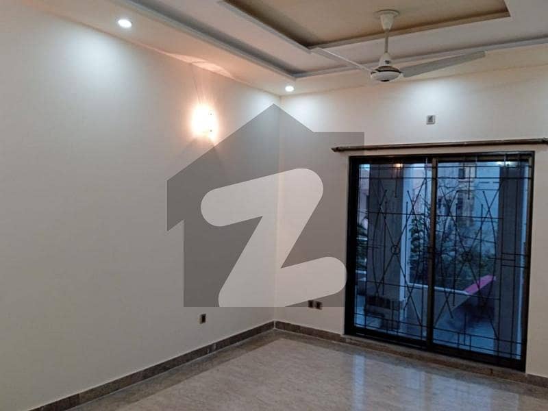 این ایف سی 1 لاہور میں 3 کمروں کا 1 کنال بالائی پورشن 85.0 ہزار میں کرایہ پر دستیاب ہے۔