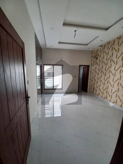 8 Marla House Available For Rent In Umar Block Bahria Town Lahore