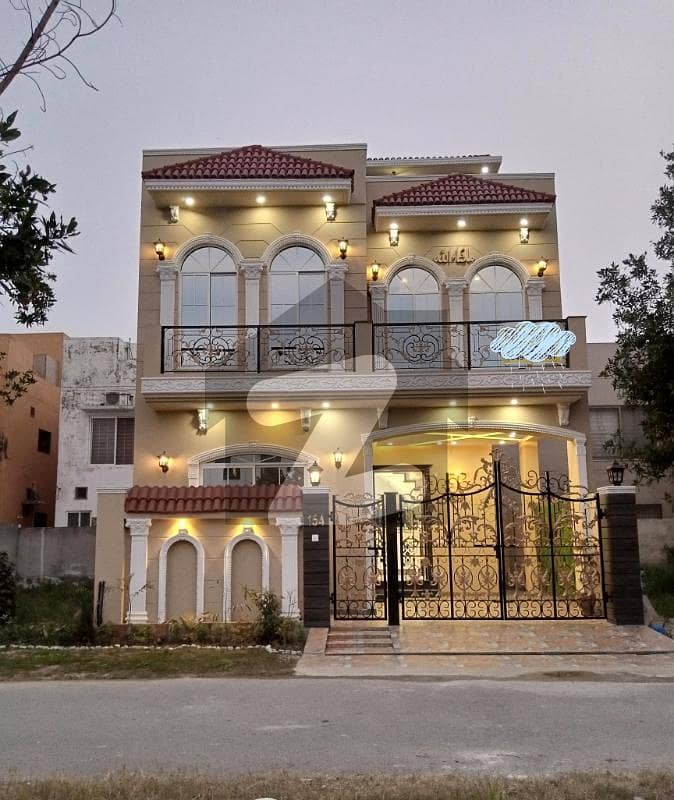 5 MARLA SUPER HOT LOCATION BRAND NEW HOUSE FOR SALE IN DHA RAHBAR BLOCK K