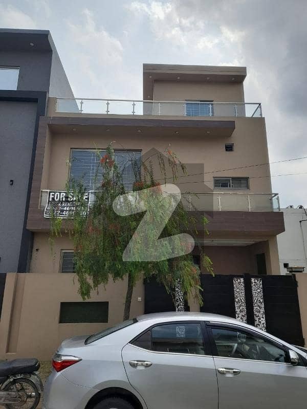 4.07 Marla House Available For Rent in Dream Avenue Lahore.