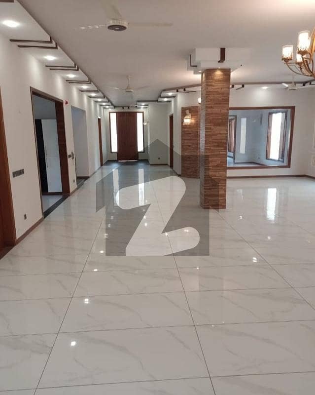 ڈی ایچ اے فیز 6 ڈی ایچ اے ڈیفینس,کراچی میں 9 کمروں کا 2 کنال مکان 22.5 کروڑ میں برائے فروخت۔