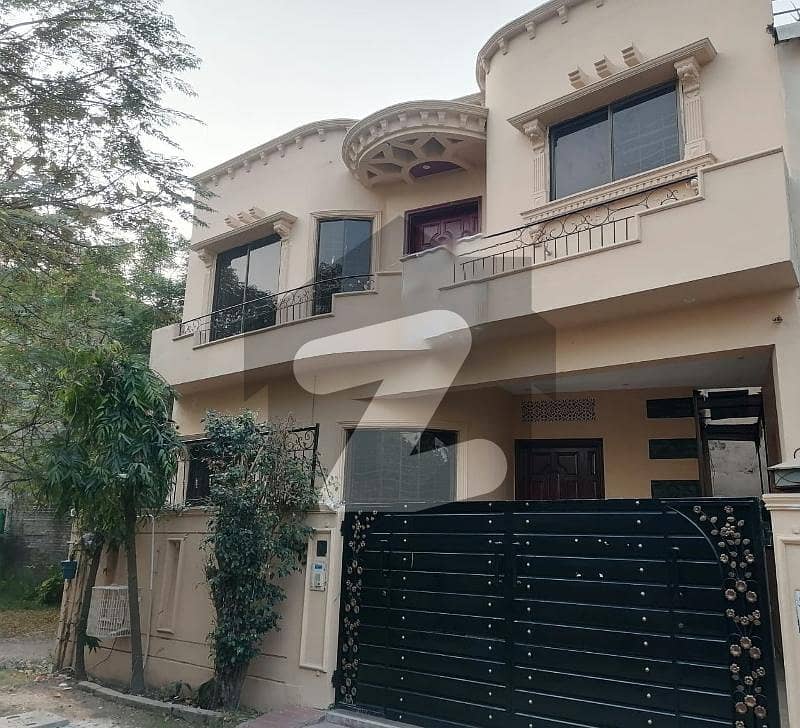 Corner 5 Marla Slightly Used Modern Design House For Sale in DHA Phase 3 Block-W Lahore