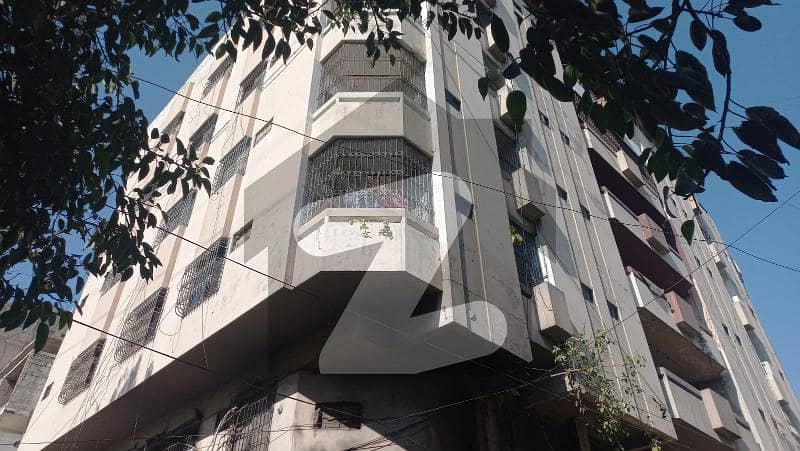 کلفٹن ۔ بلاک 9 کلفٹن,کراچی میں 3 کمروں کا 7 مرلہ فلیٹ 2.5 کروڑ میں برائے فروخت۔
