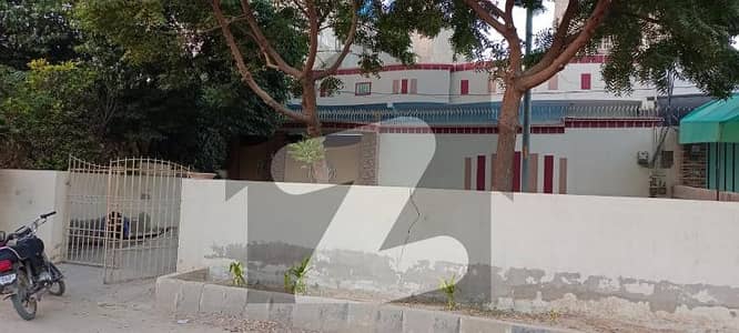اندہ موڑ روڈ کراچی میں 3 کمروں کا 10 مرلہ مکان 3.0 کروڑ میں برائے فروخت۔