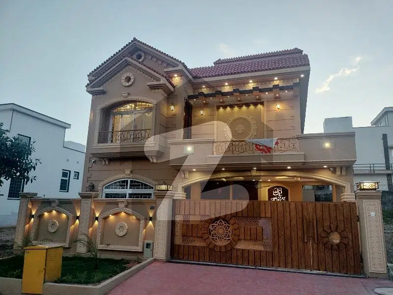 House Of 10 Marla In Bahria Town Phase 8 - Block E Is Available