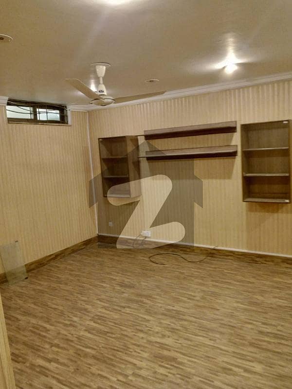 Triple Story 25*40 Owner Construction House For Sale In G-13/4 Islamabad