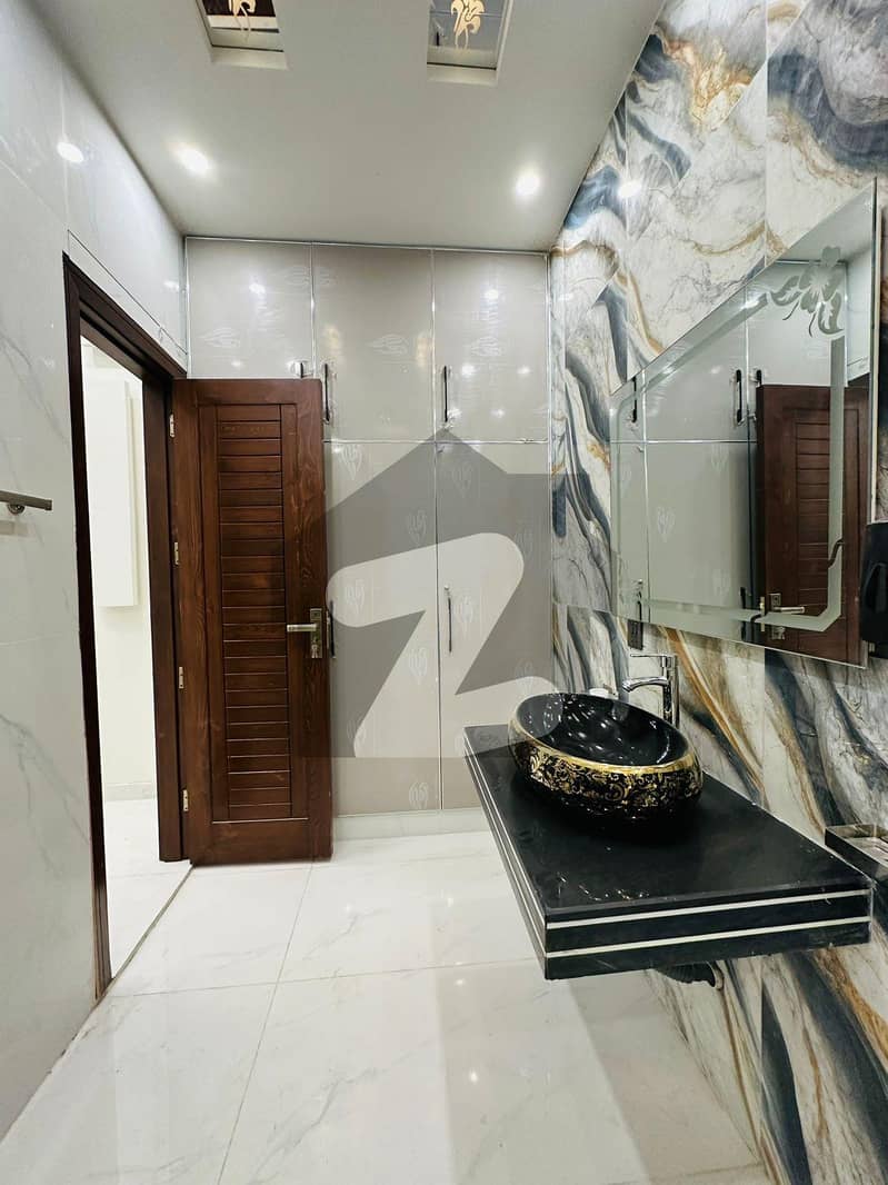 ایڈن ویلی فیصل آباد میں 3 کمروں کا 5 مرلہ مکان 2.6 کروڑ میں برائے فروخت۔