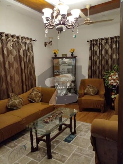 GULSHAN E IQBAL BLOCK 3 SECOND FLOOR 240 SQ YD 3 BED WITH ROOF PORTION FOR SALE