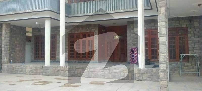 حیات آباد فیز 1 - ای3 حیات آباد فیز 1,حیات آباد,پشاور میں 7 کمروں کا 1 کنال مکان 6.0 کروڑ میں برائے فروخت۔