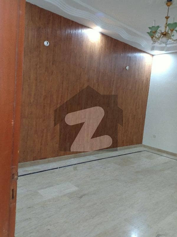 Good 240 Square Yards House For Sale In Gulshan-E-Iqbal - Block 10-A
