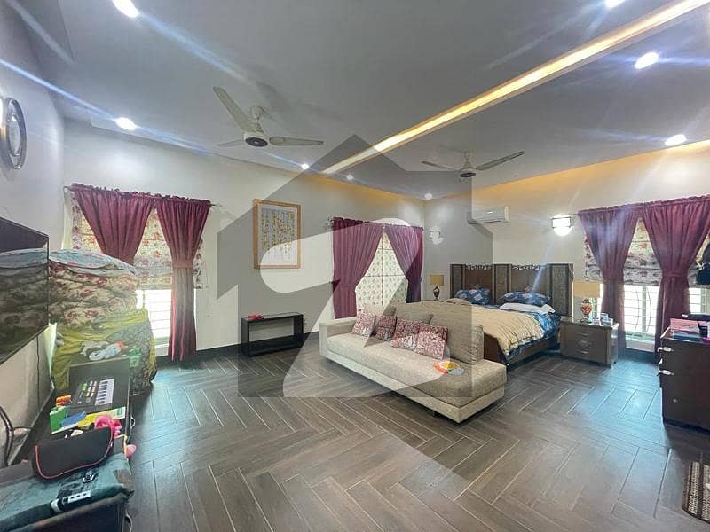 فضائیہ ہاؤسنگ سکیم فیز 1 فضائیہ ہاؤسنگ سکیم,لاہور میں 5 کمروں کا 1 کنال مکان 5.95 کروڑ میں برائے فروخت۔