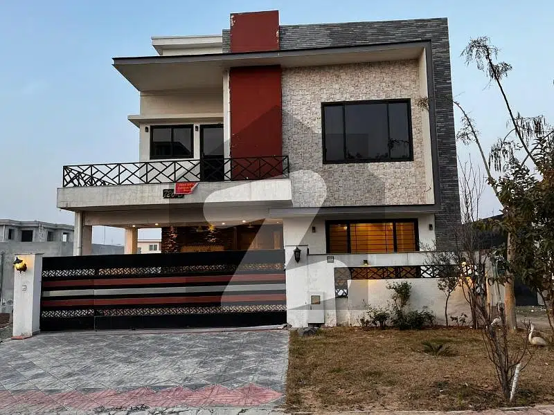 10 Marla Triple Storey House (Double Unit With Basement ) 6 bedroom 2 kitchen gas install available for Rent in Bahria Town Phase 8 Rawalpindi
