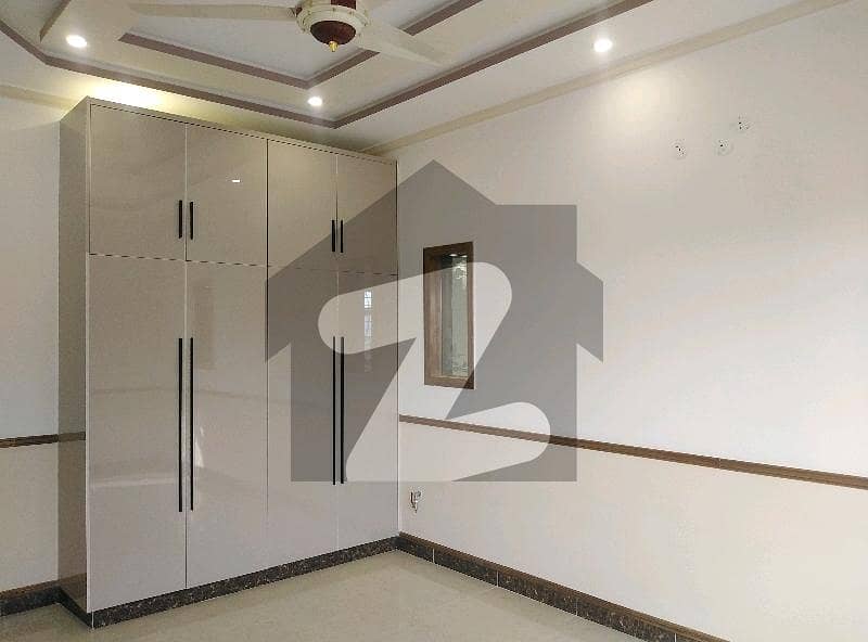 A Upper Portion Of 2800 Square Feet In Rs. 130000