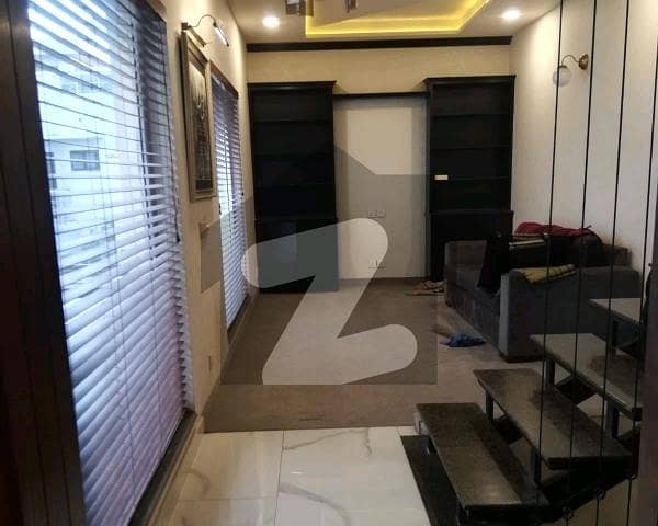 ڈیوائن گارڈنز لاہور میں 5 کمروں کا 14 مرلہ مکان 5.5 کروڑ میں برائے فروخت۔