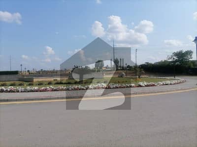 Highly-Coveted 900 Square Feet Commercial Plot Is Available In DHA Valley - Oleander Sector For Sale