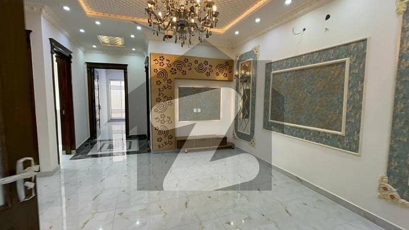 ابدالینزکوآپریٹو ہاؤسنگ سوسائٹی لاہور میں 5 کمروں کا 1 کنال مکان 12.0 کروڑ میں برائے فروخت۔