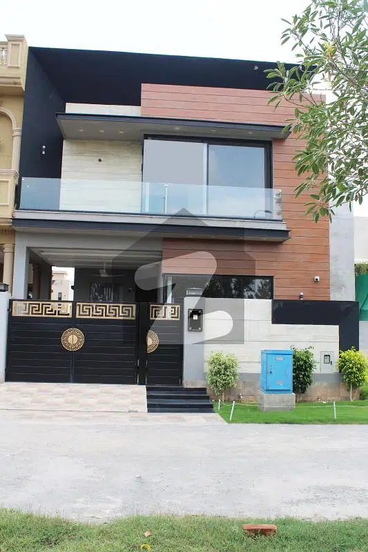 5 Marla Luxury Modern Design House For Sale In Ideal Location Of DHA Phase 9