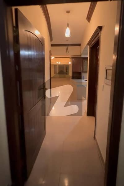 خداداد هائیٹس ای ۔ 11/2,ای ۔ 11,اسلام آباد میں 4 کمروں کا 12 مرلہ فلیٹ 2.3 کروڑ میں برائے فروخت۔