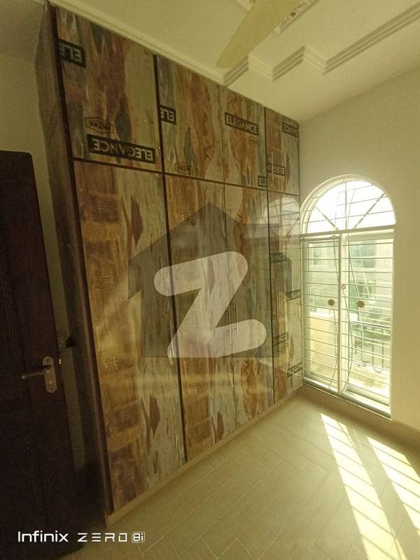 اسٹیٹ لائف ہاؤسنگ سوسائٹی لاہور میں 3 کمروں کا 5 مرلہ مکان 2.35 کروڑ میں برائے فروخت۔
