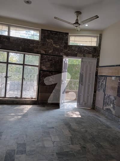 10MARLA UPPER PORTION FOR RENT IN JOHAR TOWN ONLY FOR BECHALORS.