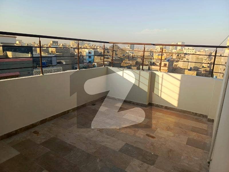 اختر کالونی جمشید ٹاؤن,کراچی میں 1 کمرے کا 3 مرلہ پینٹ ہاؤس 23.0 لاکھ میں برائے فروخت۔