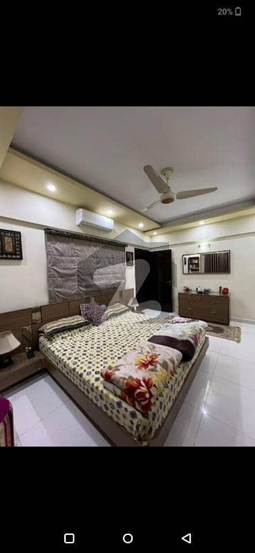 خالد بِن ولید روڈ کراچی میں 3 کمروں کا 9 مرلہ فلیٹ 5.5 کروڑ میں برائے فروخت۔