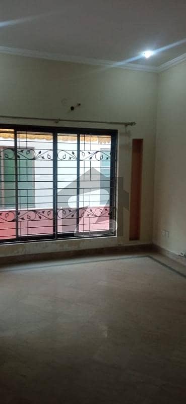 ویلینشیاء ہاؤسنگ سوسائٹی لاہور میں 7 کمروں کا 16 مرلہ مکان 5.5 کروڑ میں برائے فروخت۔