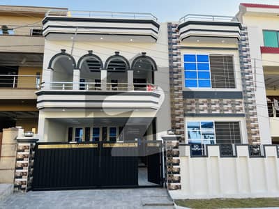 10 MARLA BRAND NEW DESIGNER HOUSE AVAILABLE FOR SALE IN PAK TOWN PHASE 2