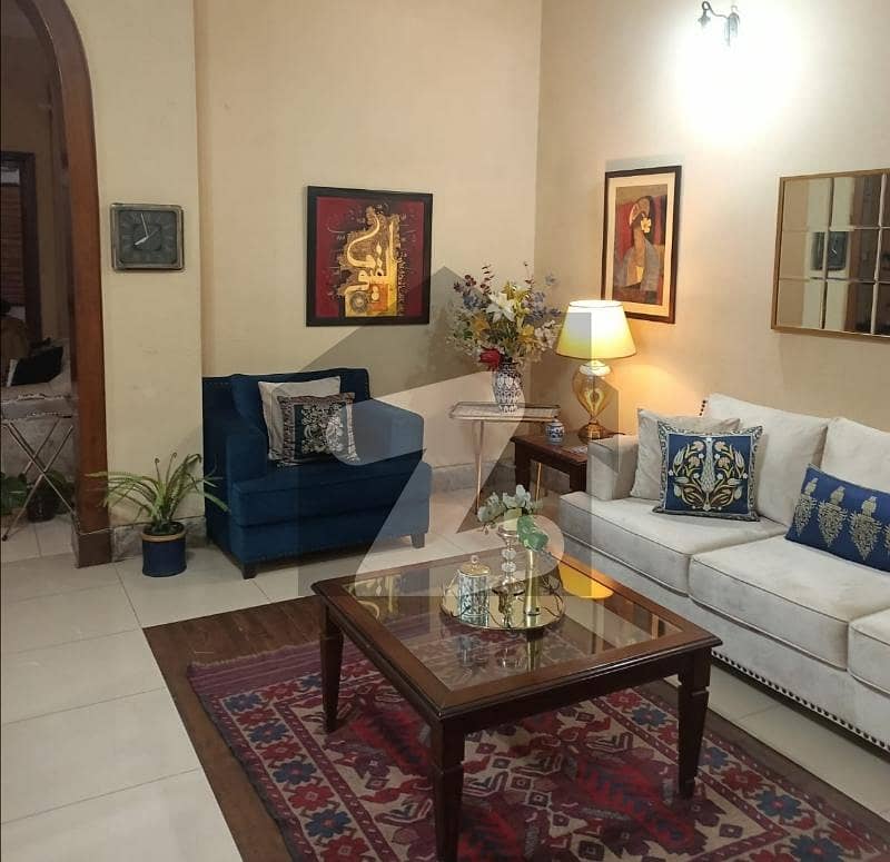 علامہ اقبال ٹاؤن ۔ راوی بلاک علامہ اقبال ٹاؤن,لاہور میں 6 کمروں کا 10 مرلہ مکان 4.25 کروڑ میں برائے فروخت۔