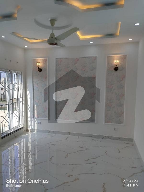 Prime Location 5 Marla House In Beautiful Location Of 
Dream Gardens
 - Block J In Lahore