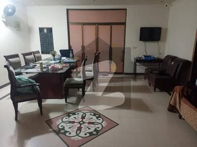 جوہر ٹاؤن فیز 1 - بلاک بی جوہر ٹاؤن فیز 1,جوہر ٹاؤن,لاہور میں 5 کمروں کا 1 کنال مکان 5.7 کروڑ میں برائے فروخت۔