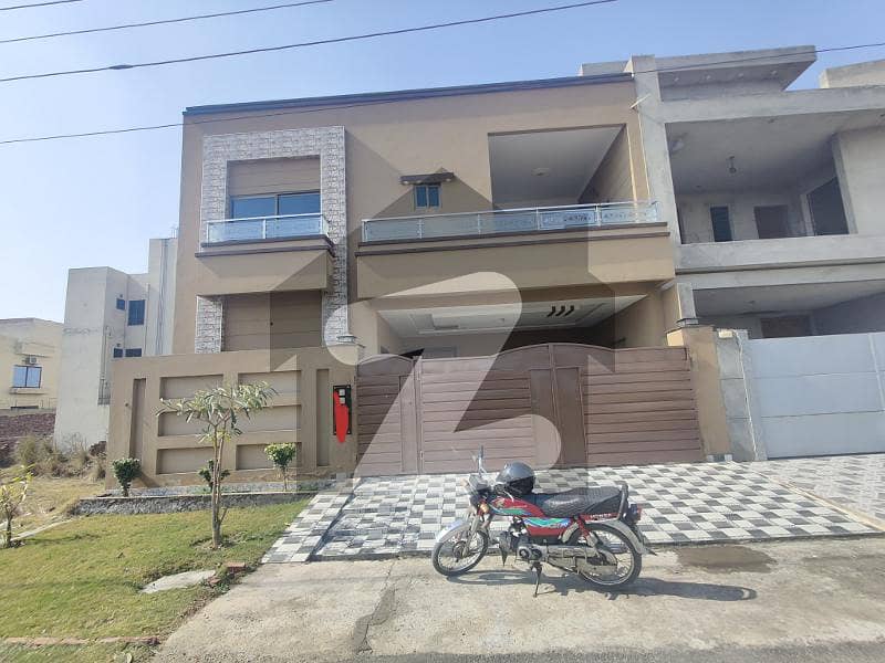 ایل ڈی اے ایوینیو لاہور میں 6 کمروں کا 10 مرلہ مکان 2.65 کروڑ میں برائے فروخت۔