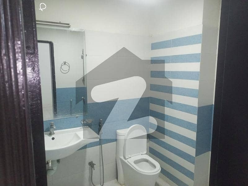 10 MARLA 3 BEDROOMS APARTMENT AVAILABLE FOR SALE