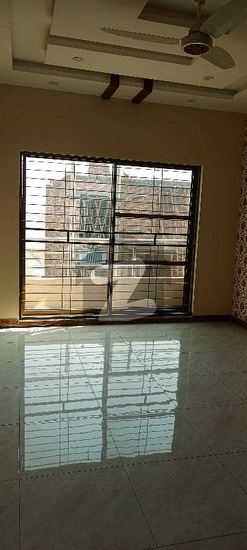 ایل ڈی اے ایوینیو ۔ بلاک ڈی ایل ڈی اے ایوینیو,لاہور میں 3 کمروں کا 1 کنال زیریں پورشن 60.0 ہزار میں کرایہ پر دستیاب ہے۔